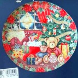 NIB Vintage Royal Doulton Christmas plate 1993